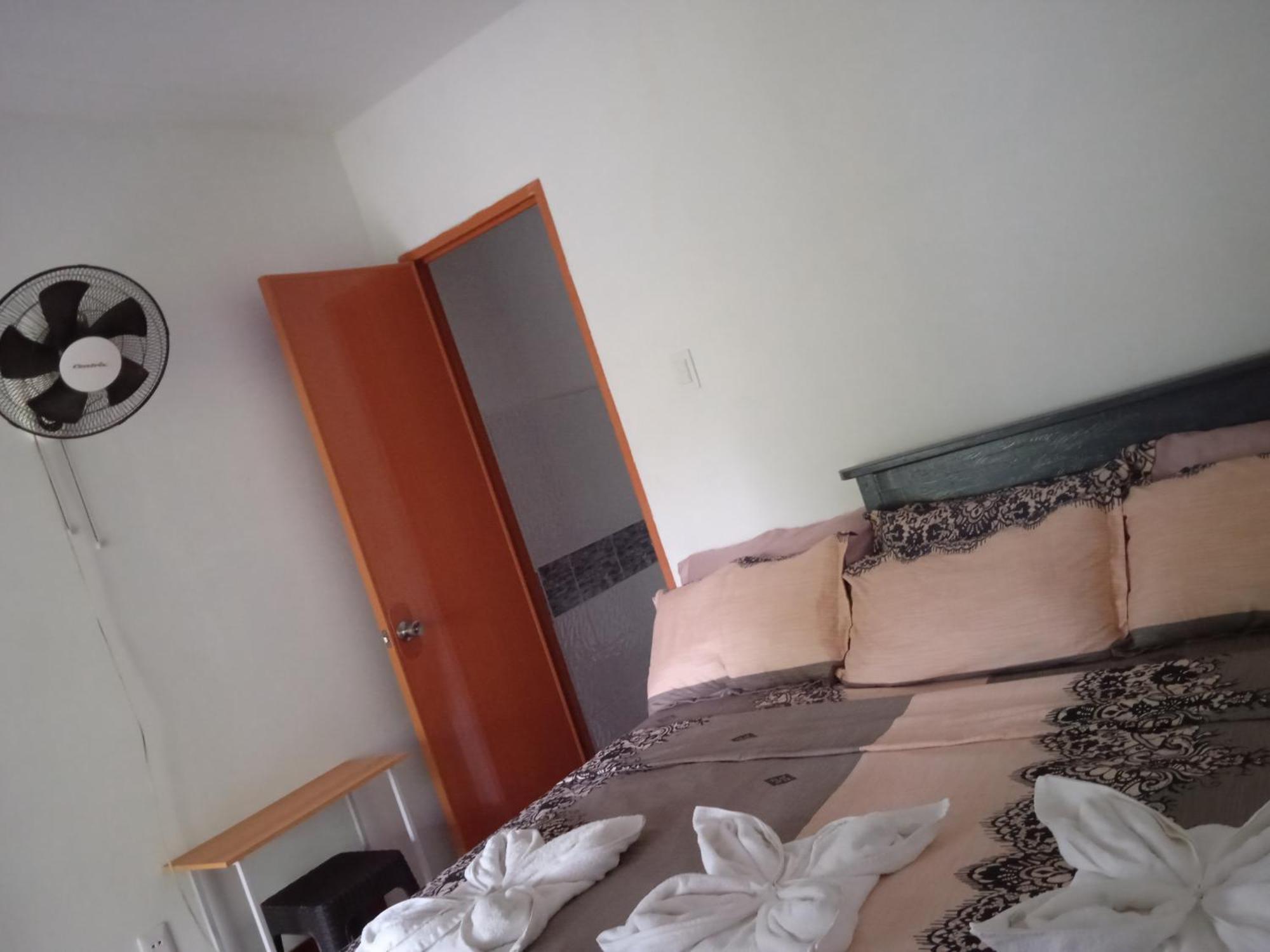 Sarah'S Garden Bnb & Spa Bed and Breakfast Clarin  Buitenkant foto