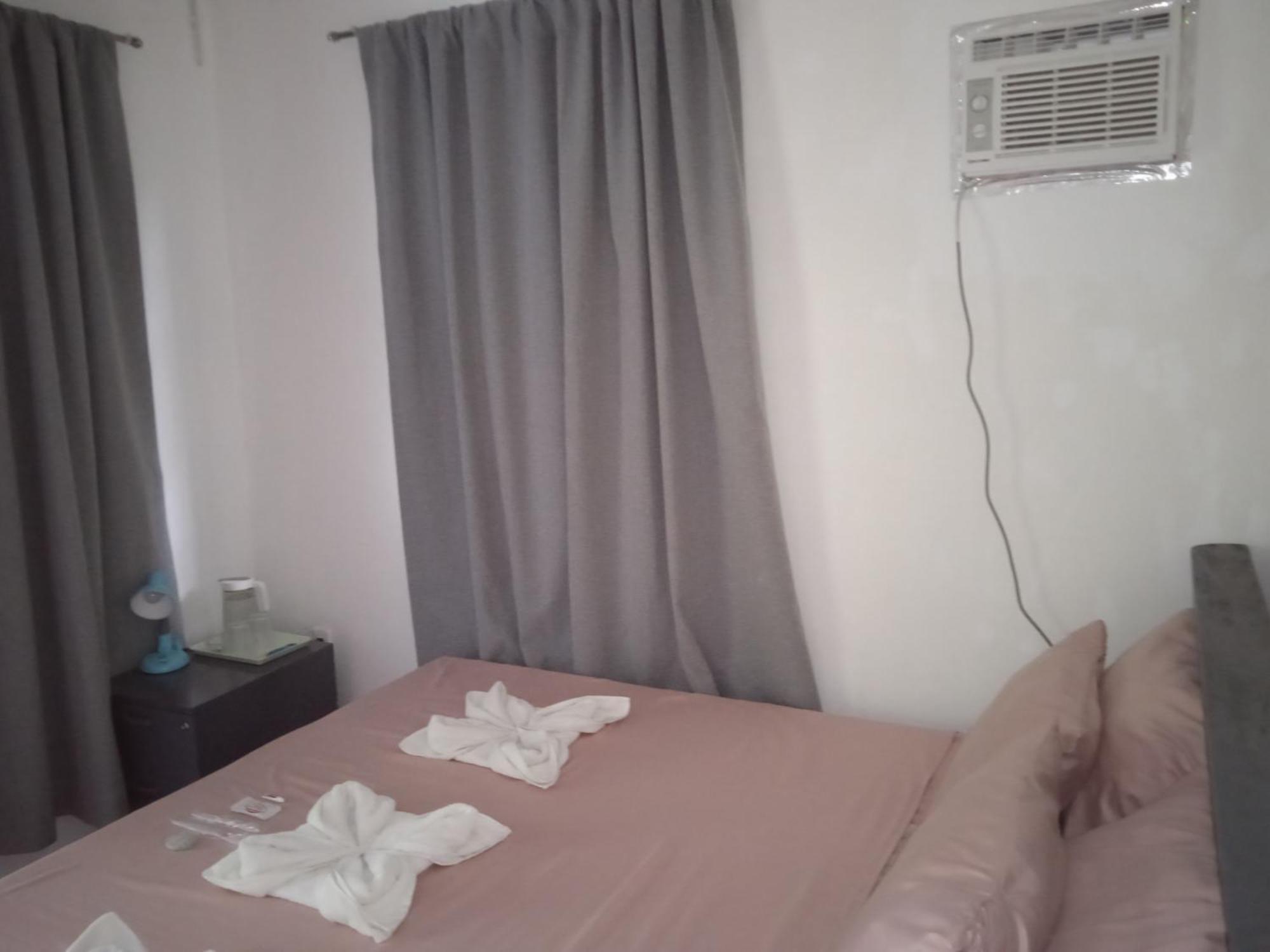 Sarah'S Garden Bnb & Spa Bed and Breakfast Clarin  Buitenkant foto
