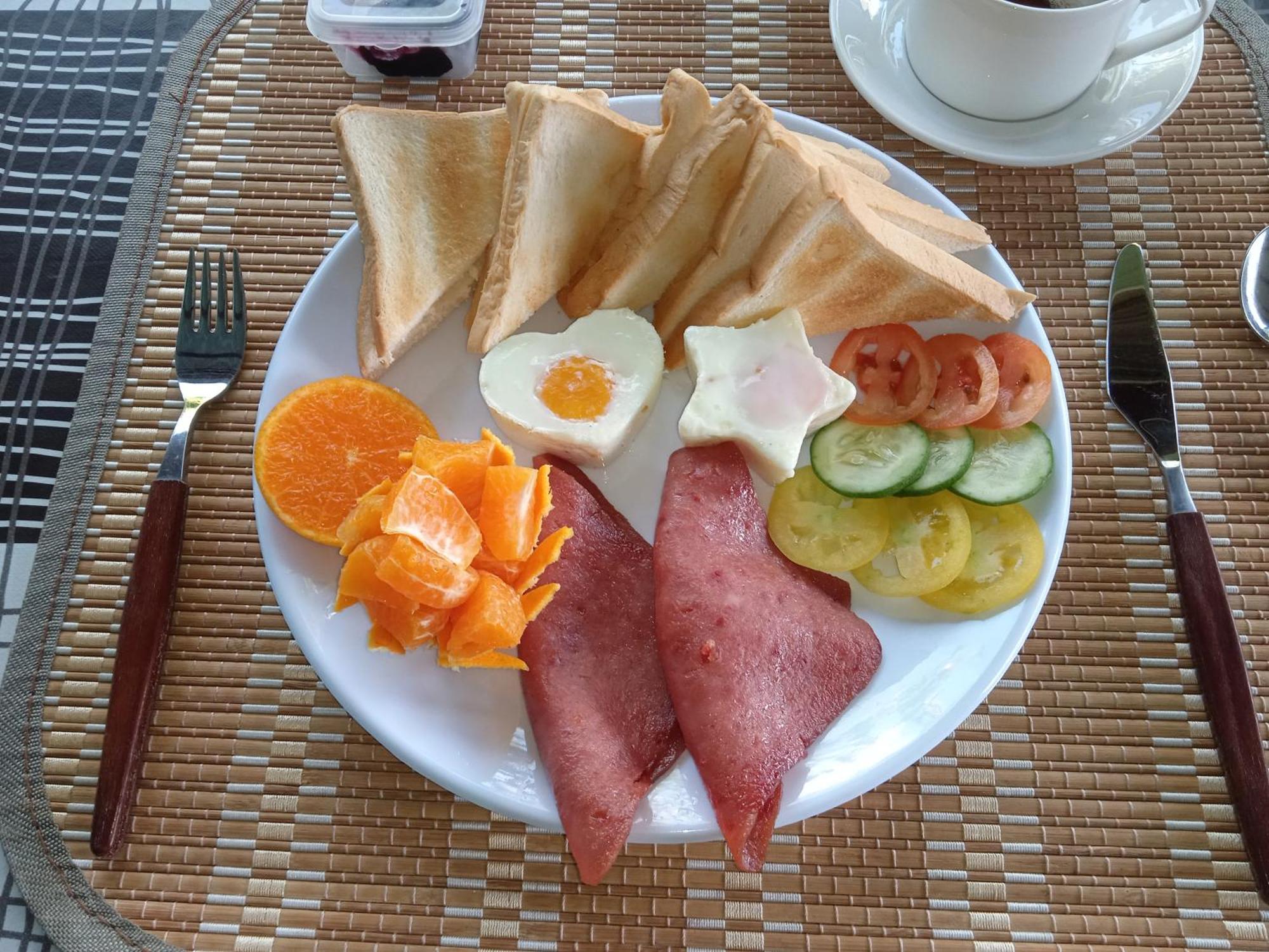 Sarah'S Garden Bnb & Spa Bed and Breakfast Clarin  Buitenkant foto
