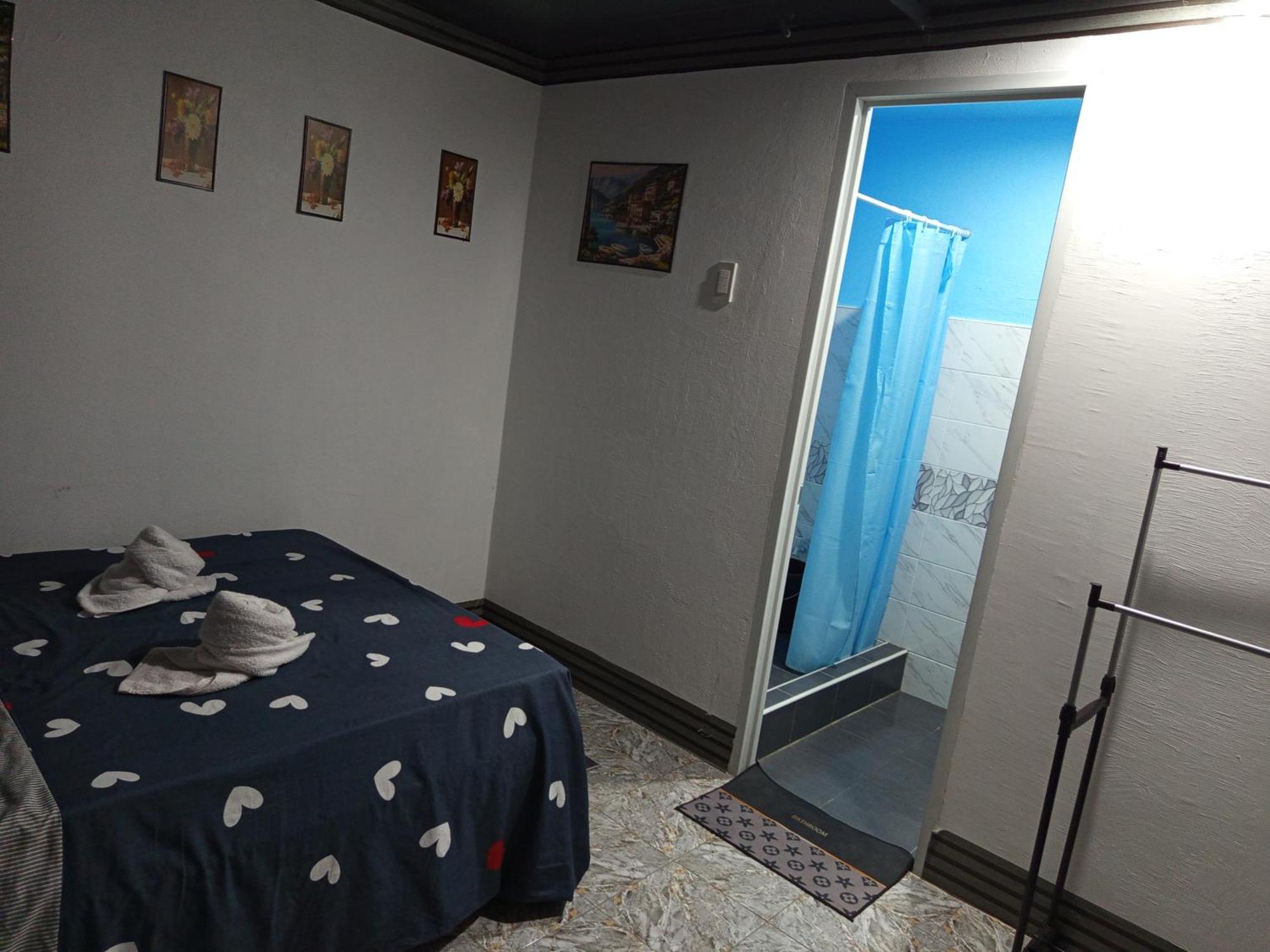 Sarah'S Garden Bnb & Spa Bed and Breakfast Clarin  Buitenkant foto